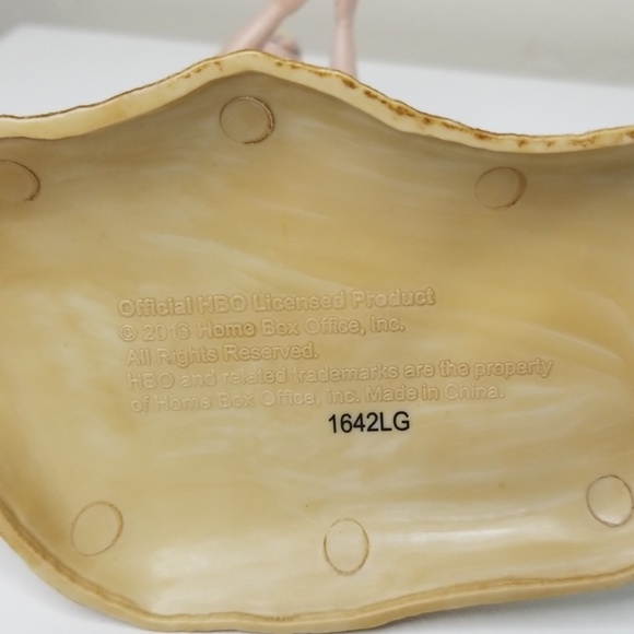 Daenerys Targaryen Statue - HBO Game of Thrones - Picture 7 of 7